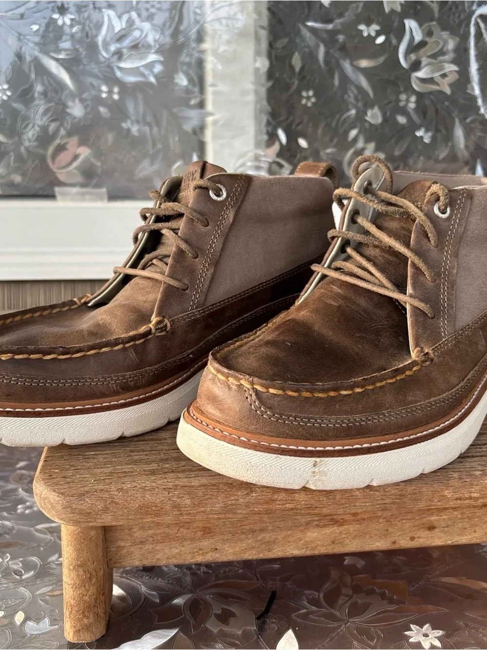 Sperry Brown Leather Suede Chukka Boots with White Sole Men’s 10 M Plush Wave